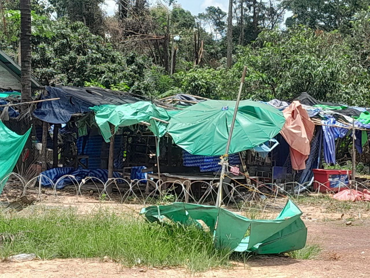 Thai armed forces have entered and surrounded the An Ses border area inside Cambodian territory in Preah Vihear Province— the same location visited by military attachés from 13 countries on July 30, 2025.